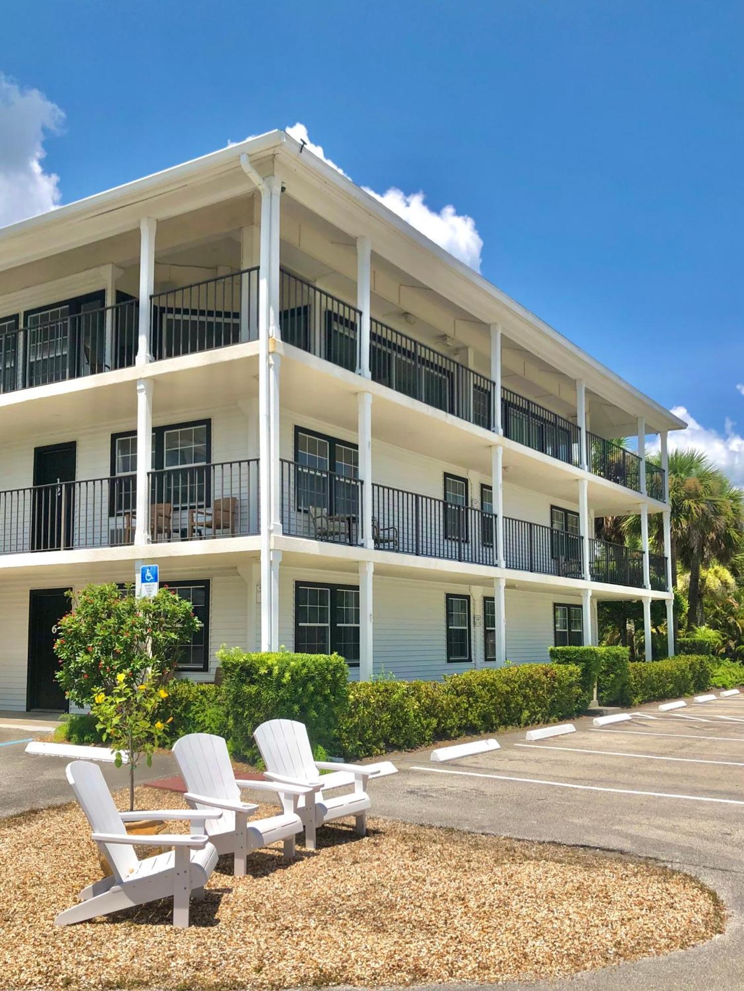 Davis House Inn Sebastian Exterior photo